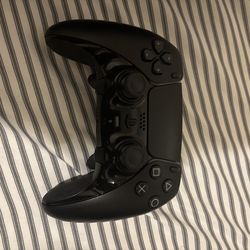 Black Dual sense Edge Controller