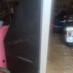 Toshiba TV, 60 In. Works Good With Remote.