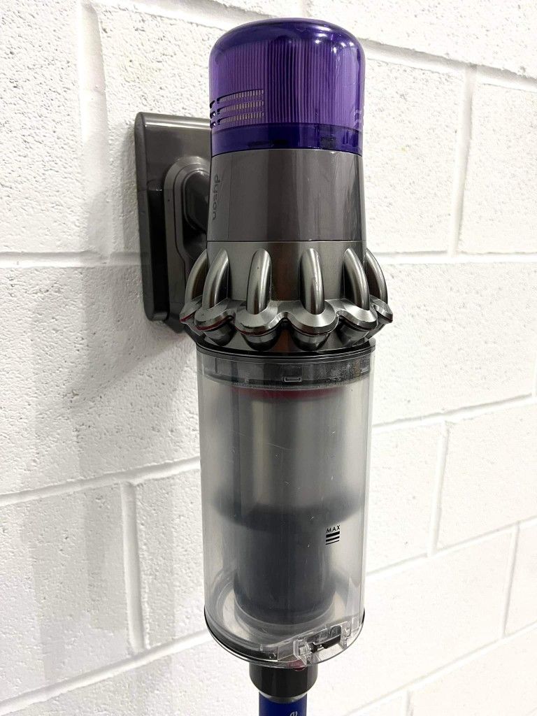 Dyson V11 Torque Drive Cordless Vacuum for Sale in Naperville, IL OfferUp
