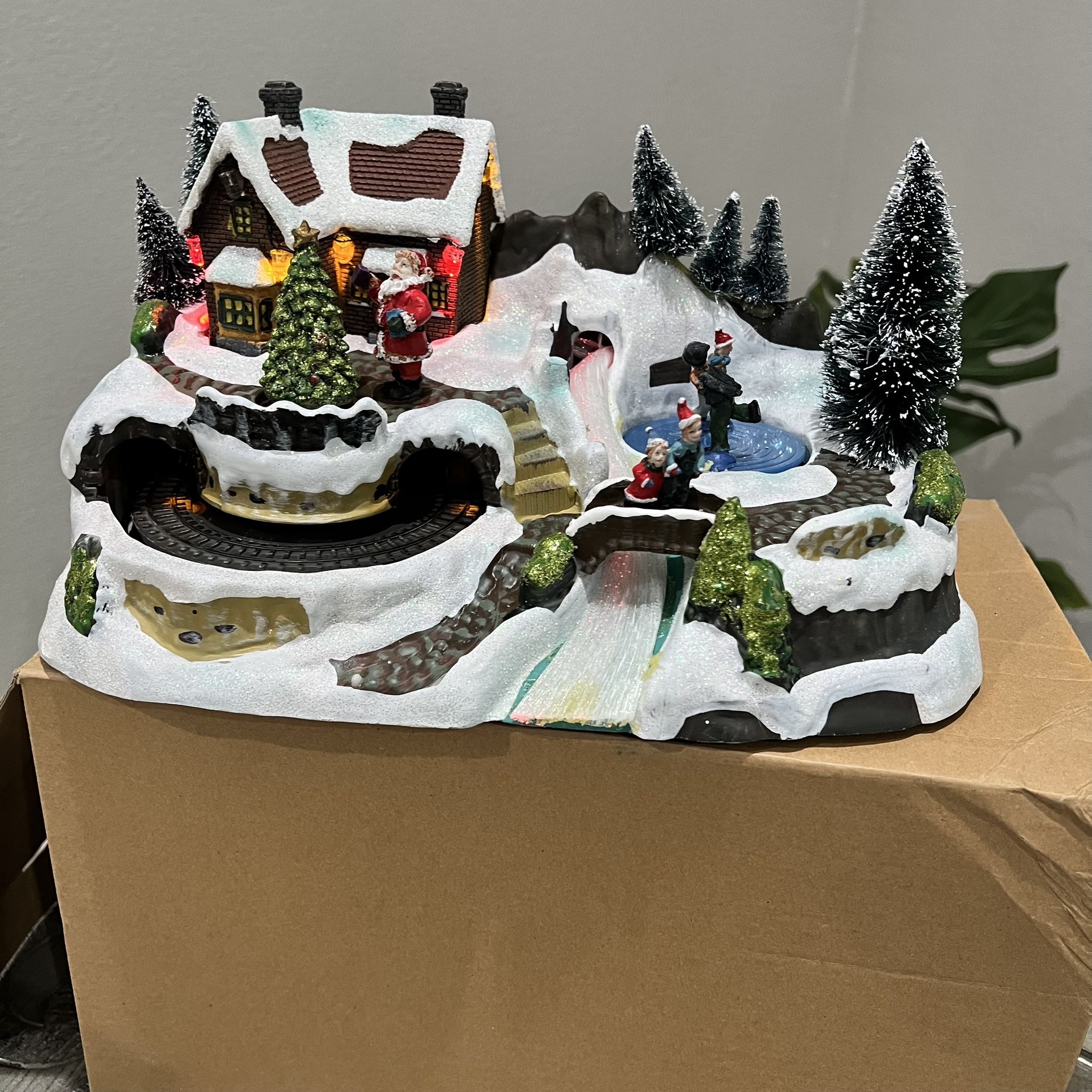 Vintage Avon Winter wonderland Center Piece