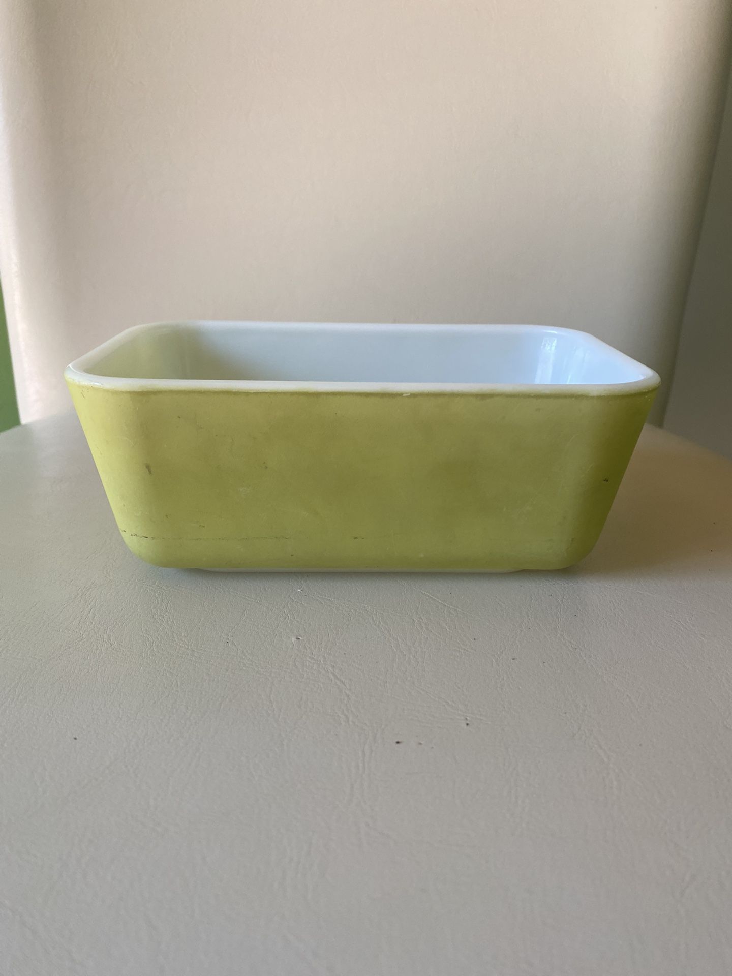 Vintage Pyrex 1 1/2 Pt. Ovenware