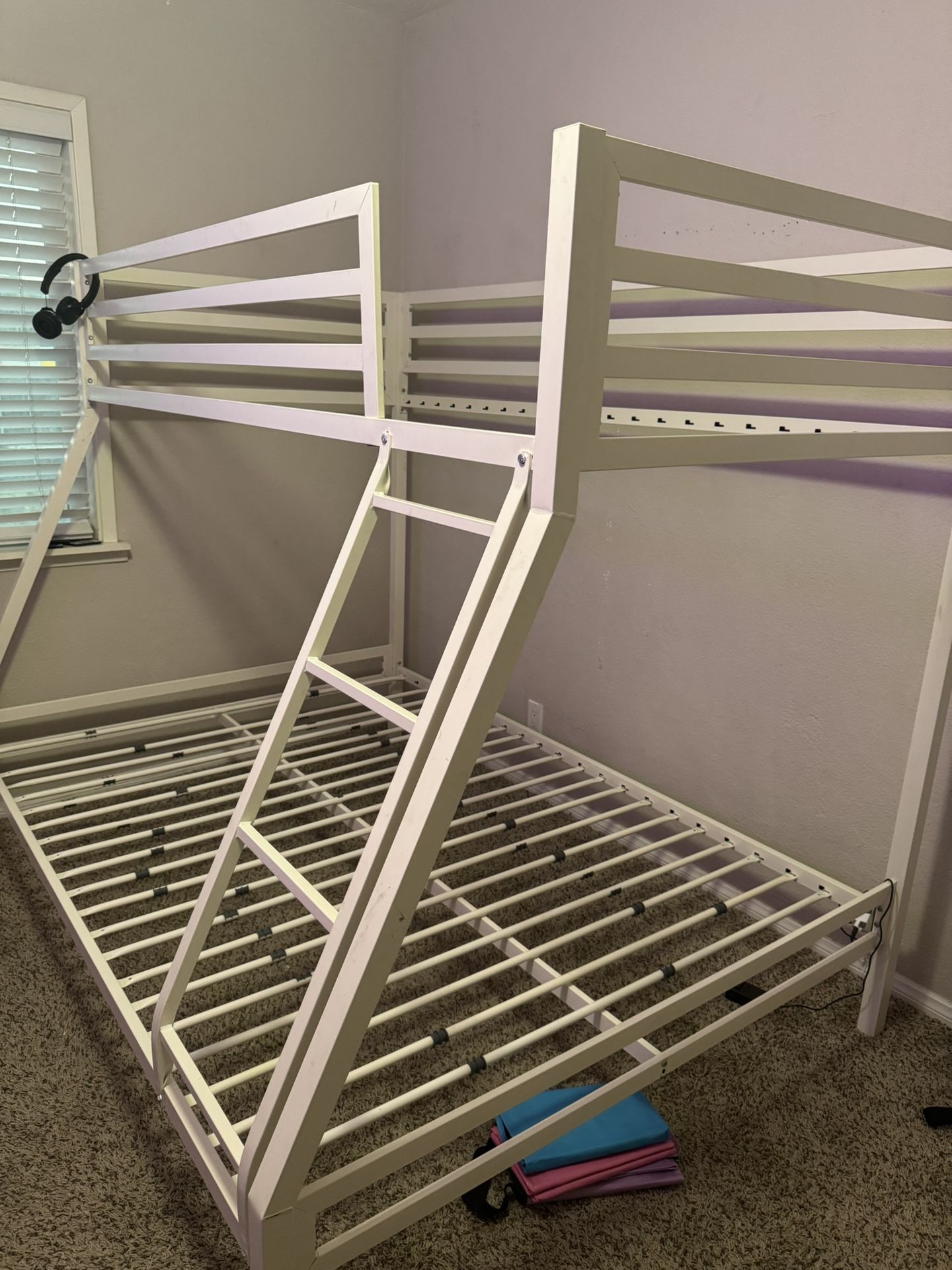 Bunk Bed Queen/Twin $100