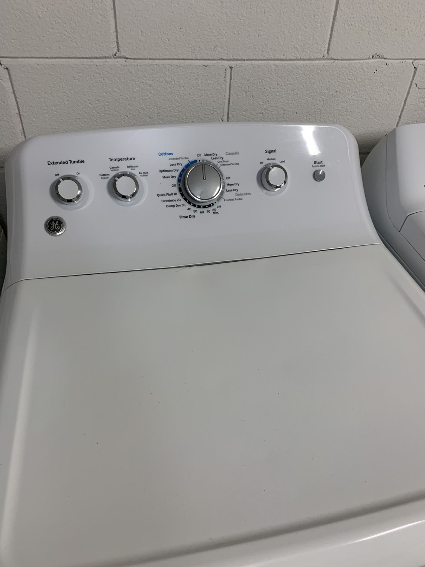 Frigidaire Super Capacity Heavy Duty Washer & GE Electric Dryer Set