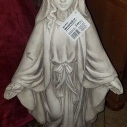 Outdoor Yard Decoration, Virgen Mary Statue, Indoor and Outdoor, Beautiful Carved Details Weatherproofed, Color Stone Beige, Built to Last, Brand New.