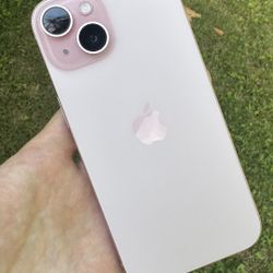 iPhone 15 128GB