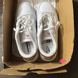 Reebok Sneakers