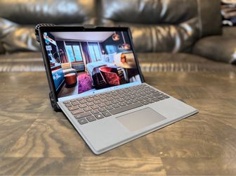Touchscreen DELL Latitude 7320 Detachable Core i5 11th gen 8GB RAM 256GB SSD 13.3” FHD display Windows 11 tablet laptop computer