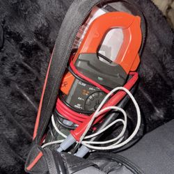 Klein tools CL800 voltmeter