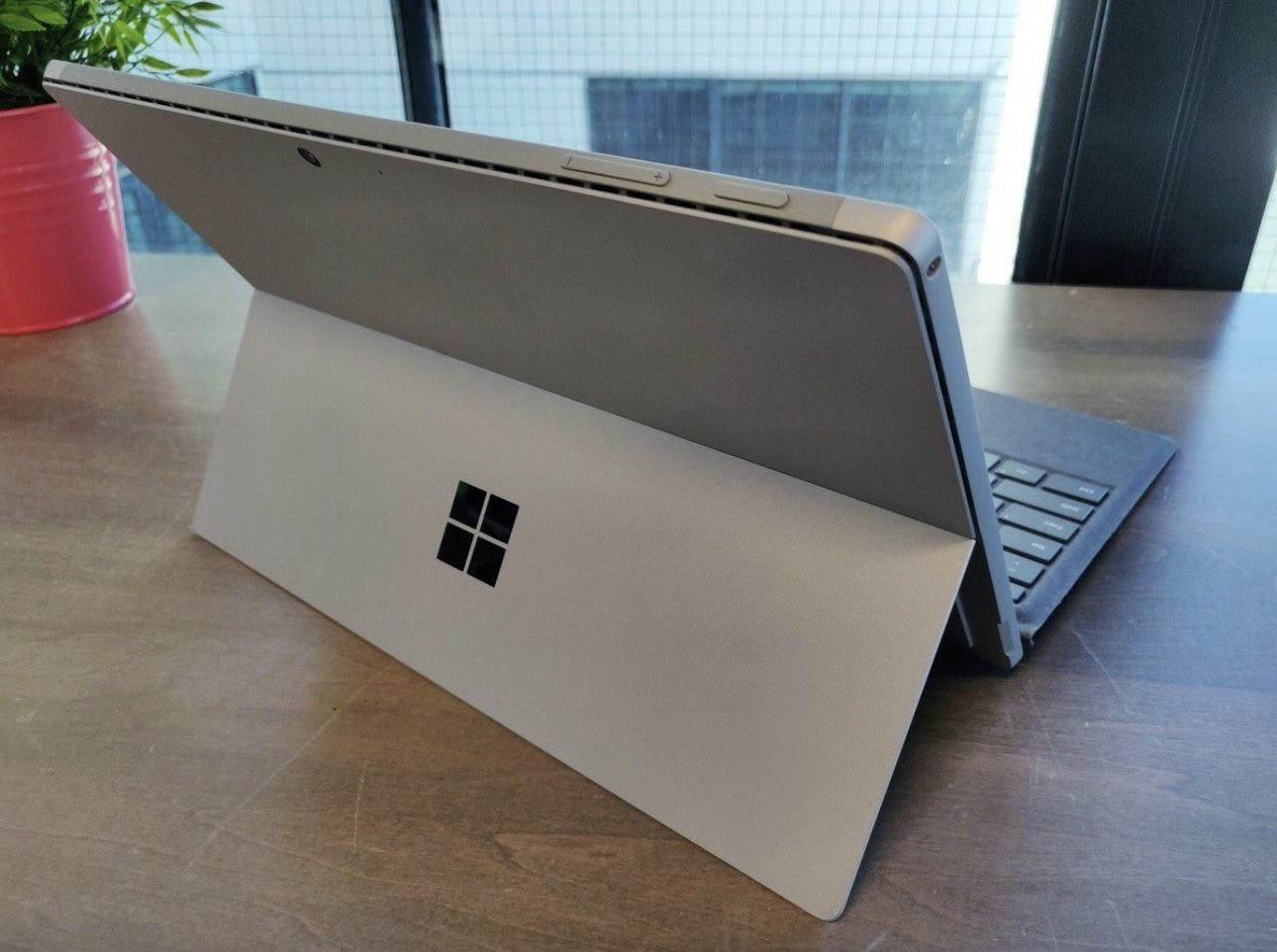 Surface pro 7 With Case, Keyboard, Pen