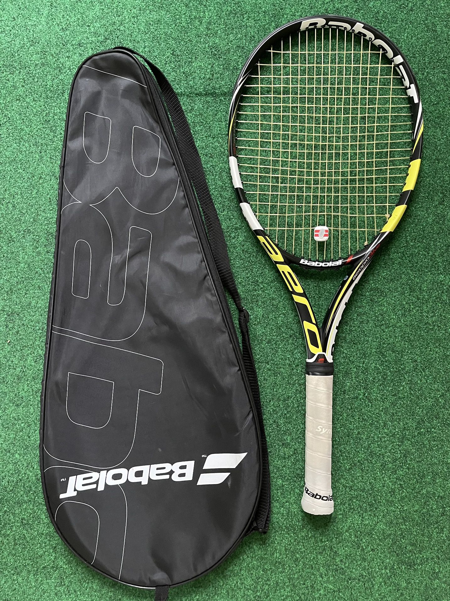 tennis racket: Babolat AeroPro Drive