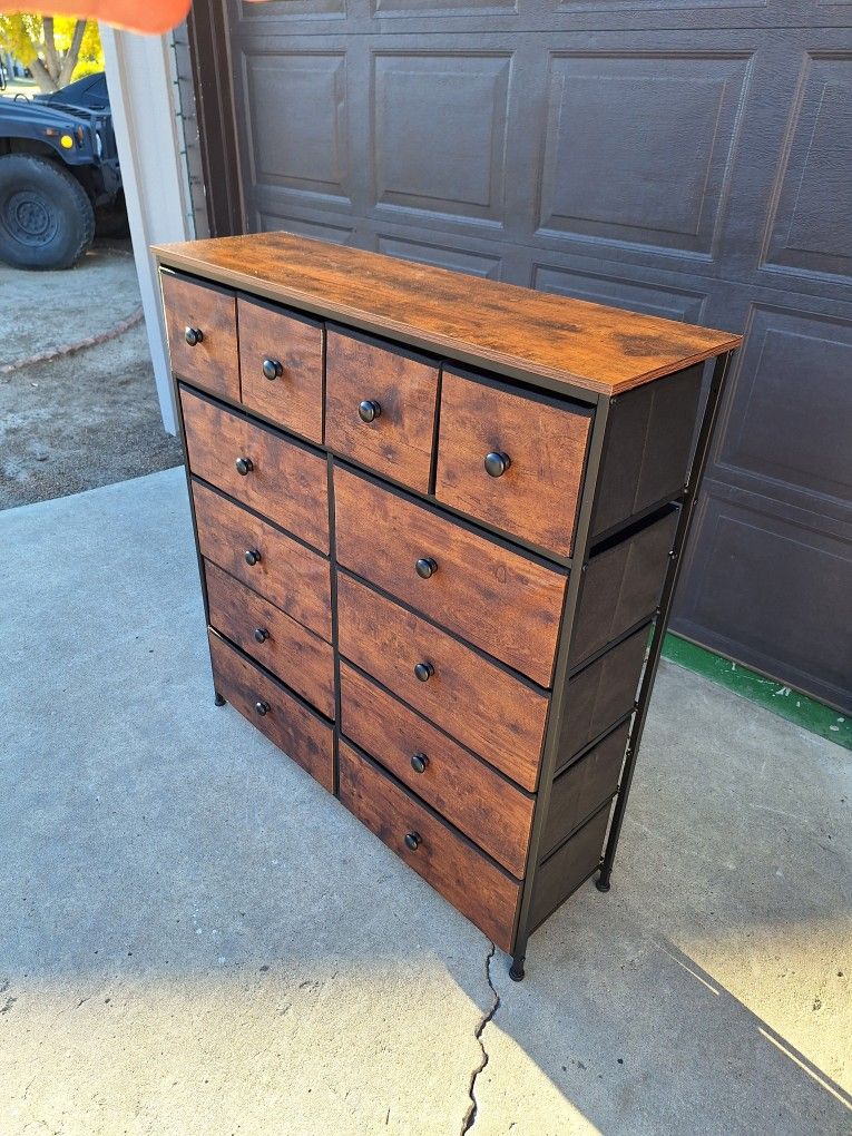 DRAWER DRESSER