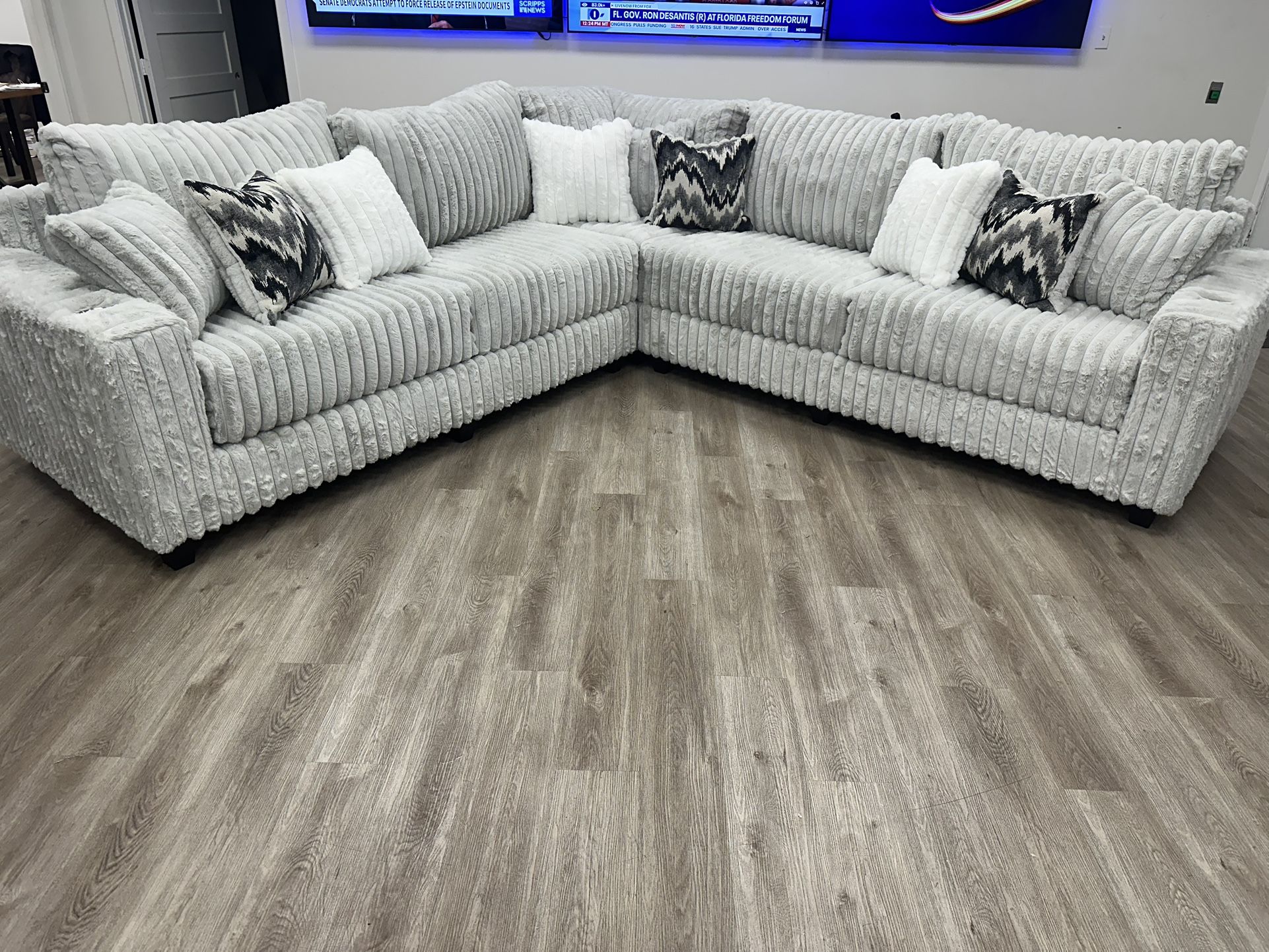✨New Charcoal Gray Sectional Sofa – Modern, Extra-Large – 150” w/ Chaise