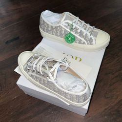 Christian Dior B23