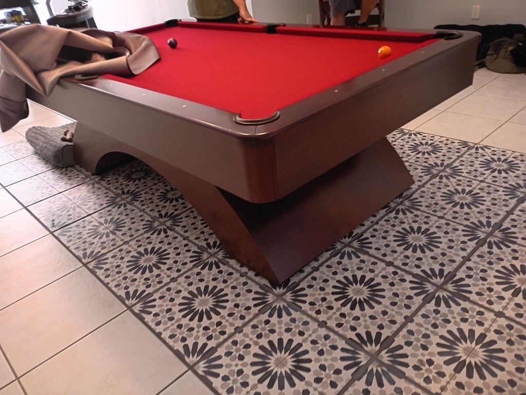 8 Foot Pool Table