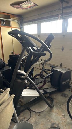 Ellptical cross trainer