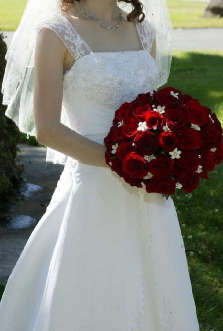 David's Bridal Size 0 Wedding Gown