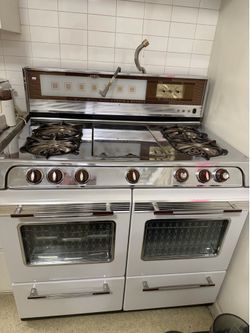 Vintage O’Keefe & Merritt gas oven/range/broiler