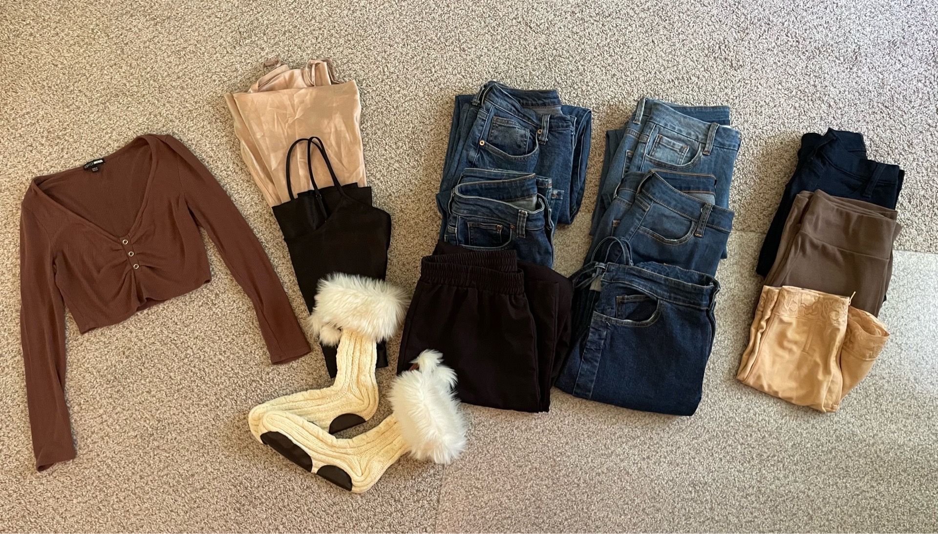 Women’s closet clean out!!! Like new clothes