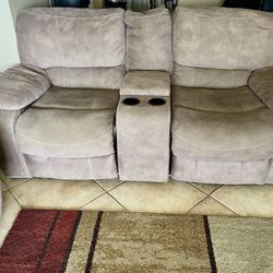 Recliner love seat set