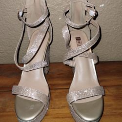 Size 8 only worn 1 Time DIFU IN4 Platform Heels for Women 