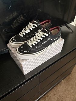 black pearlized old skool vans