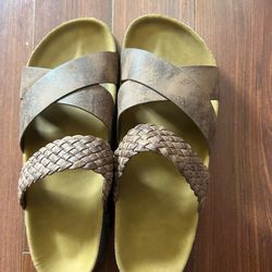 Woman’s Sandals