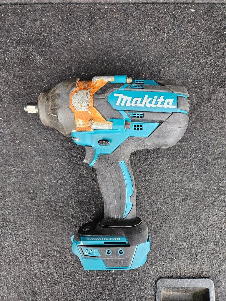 half inch impact  makita
