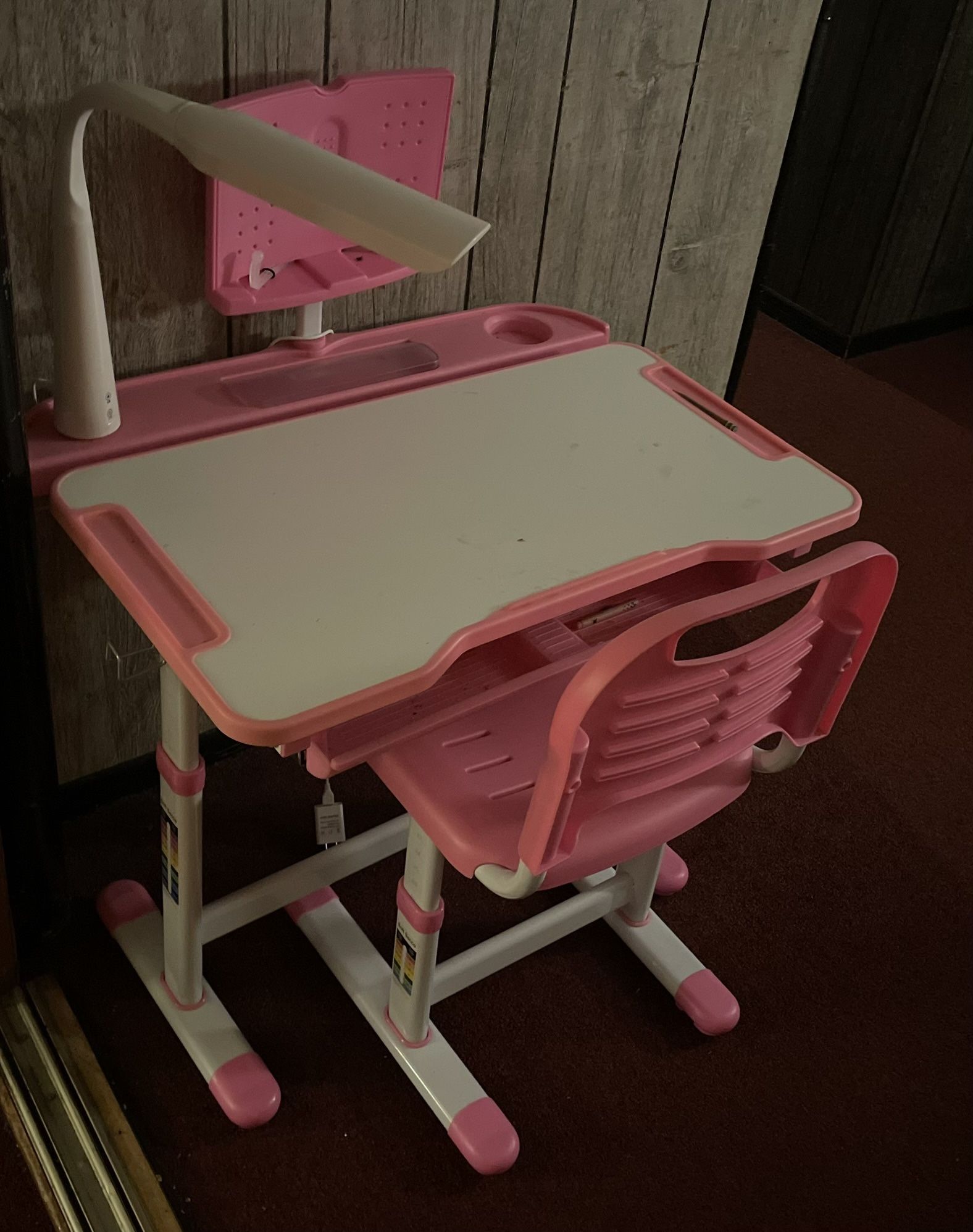 Adjustable Kids Desk