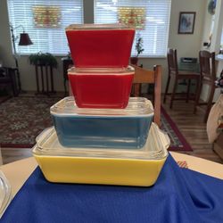 Pyrex 1950’s Mid Century Modern “Primary Colors” Fridge Set With Wide Bands.