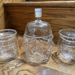 Storm trooper decanter and matching glasses