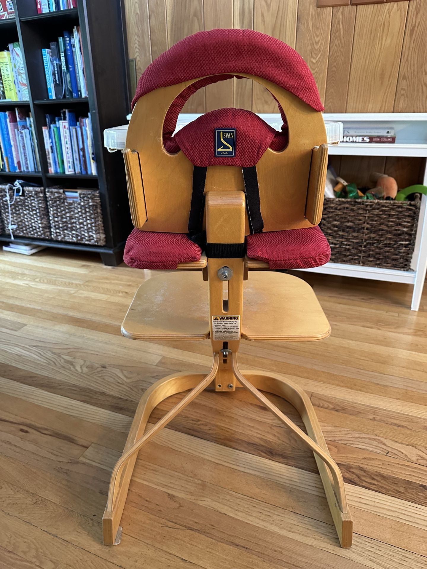 Svan Signet Wooden High Chair