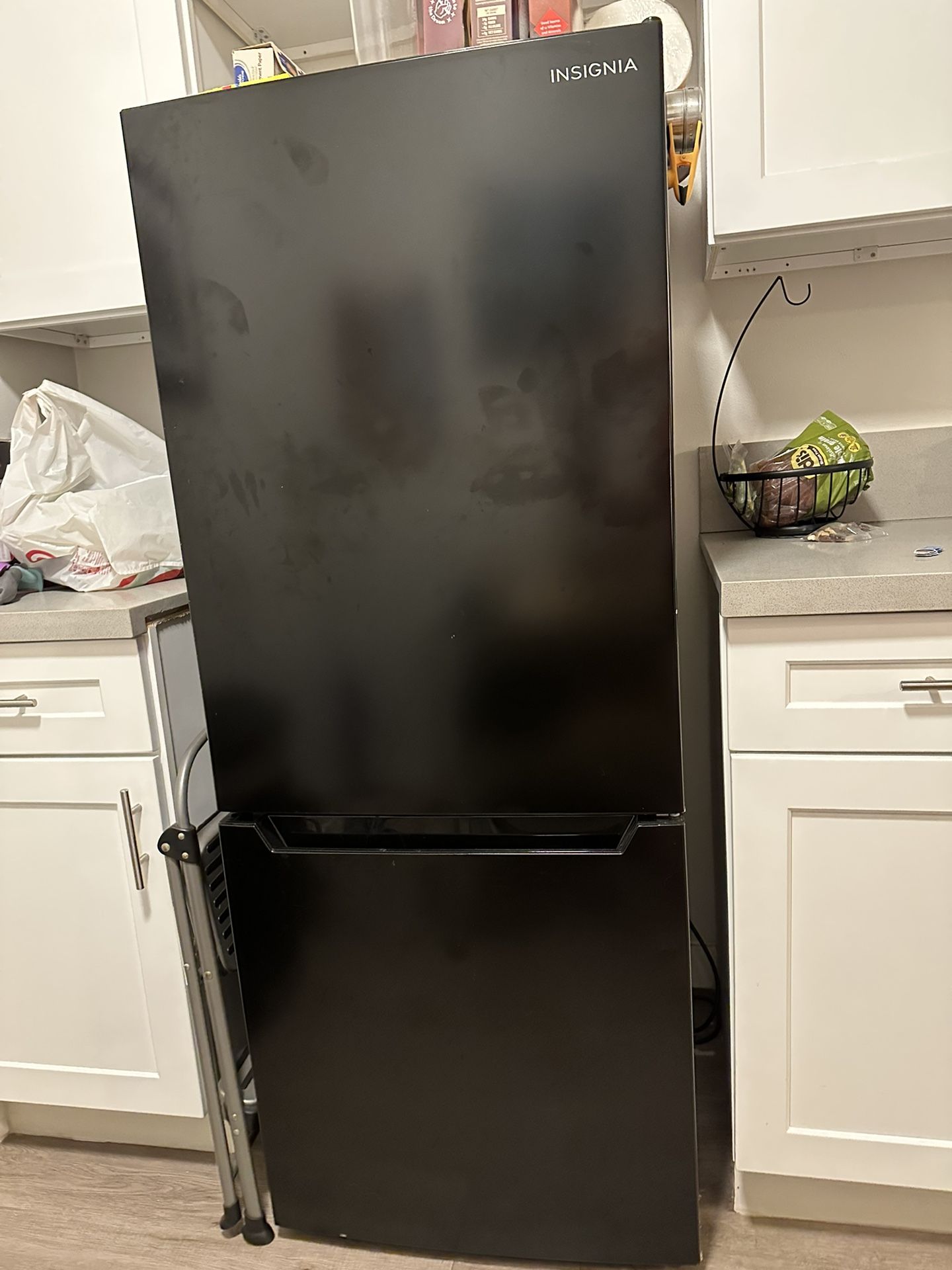 Insigniaâ„¢ - 11.5 Cu. Ft. Bottom Mount Refrigerator Black