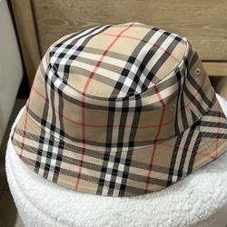 Burberry Bucket Hat Size M
