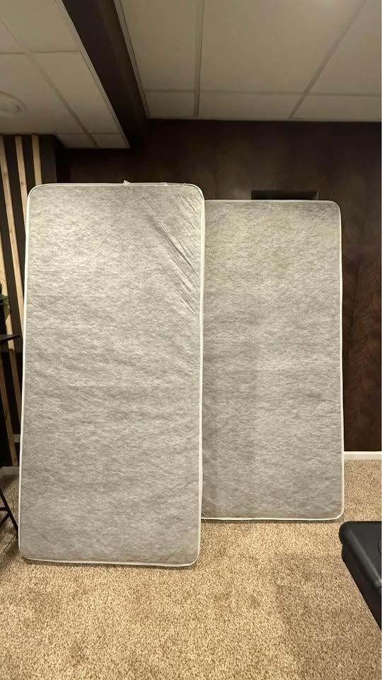 Box Spring - King - Like New