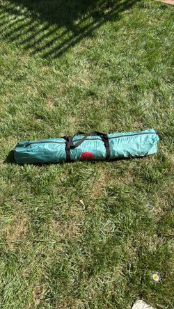 Pop up beach picnic shade