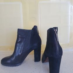 Leather And Suede Black Boots, With Zipper, Rubber Sole, Very Sturdy. Lightly Used. Size 5