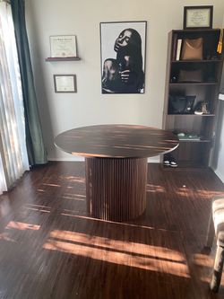 Ostrich 47” Walnut Round Fluted Dining Table