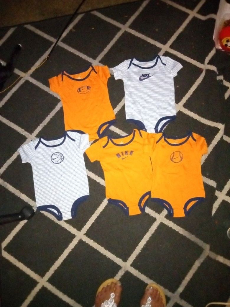 Boys 5 Nike Onesies 18 months