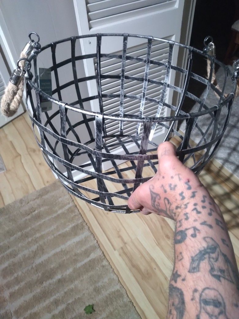 round metal basket  brand new 