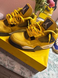 Jordan 4s 9.5