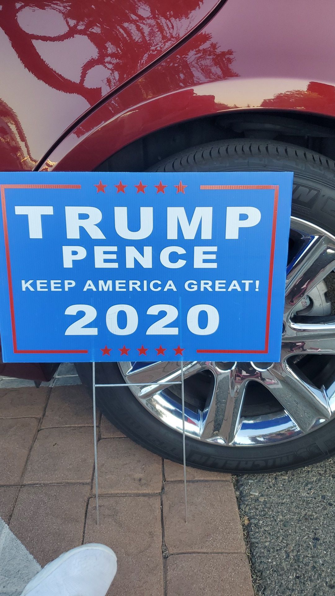 Trump Yard Signs