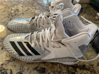 7.5 Adidas Football Cletes