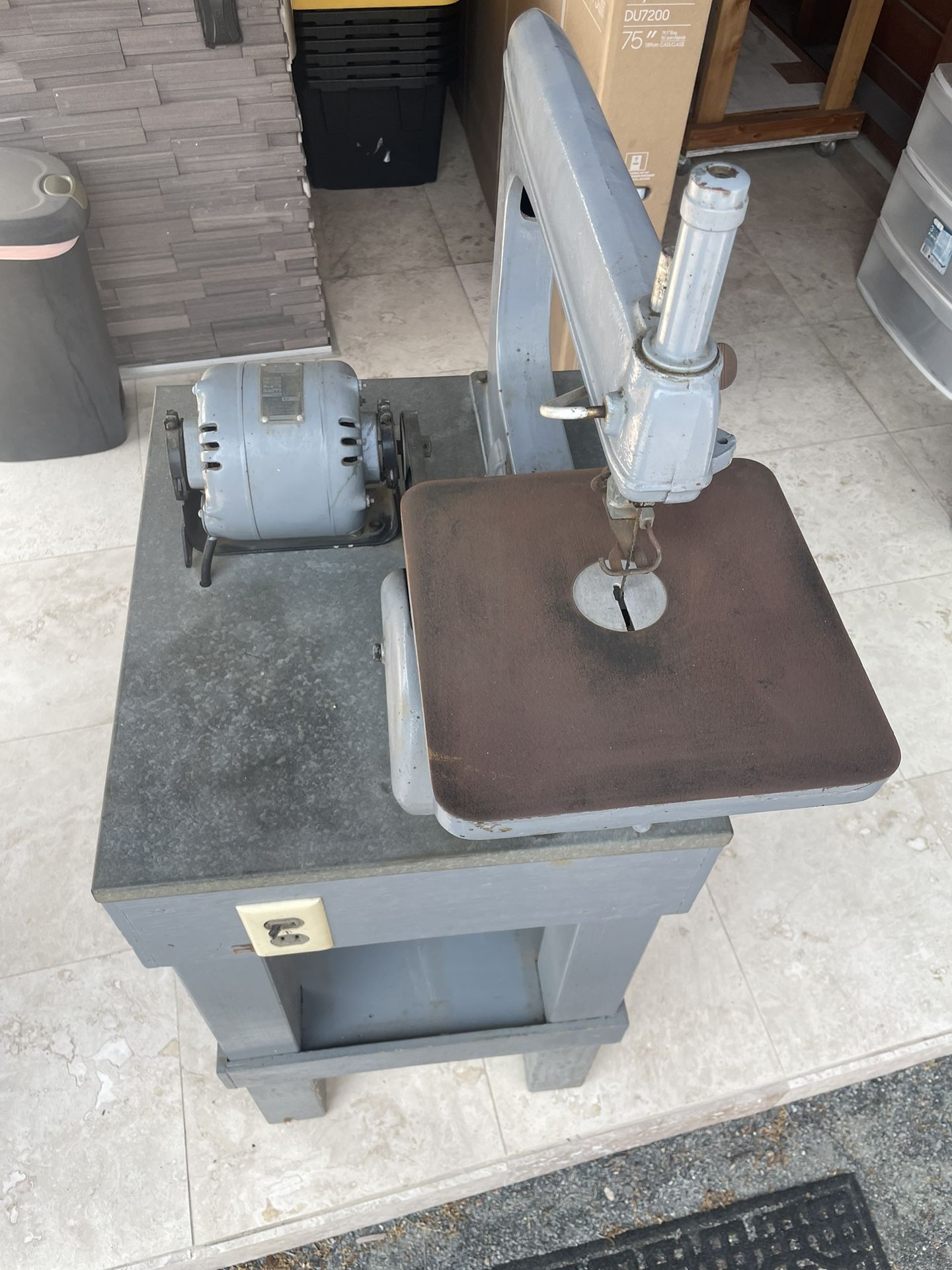Rockwell Scroll Saw &cabinet