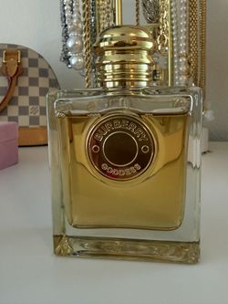 Burberry Goddess Perfume 