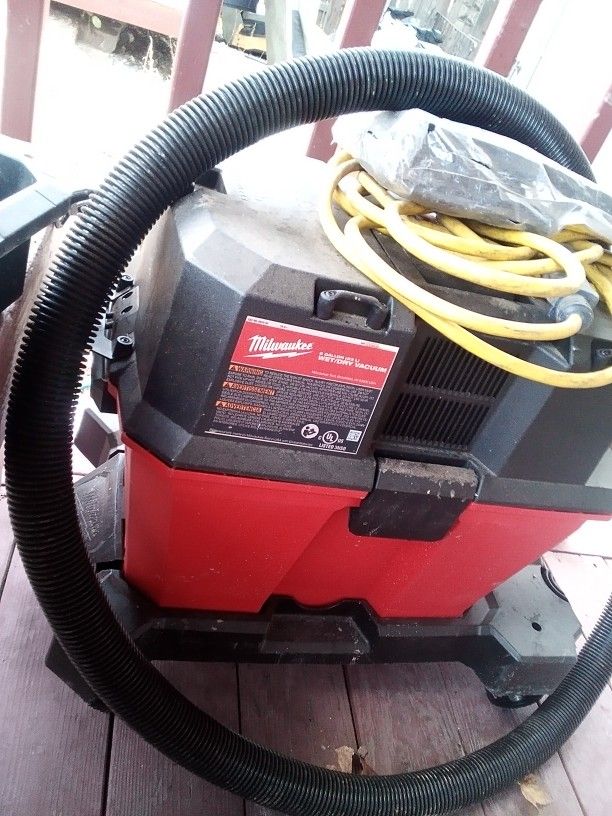 Milwaukee Vacuum