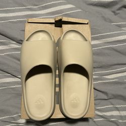 Used Mens US 11 Adidas Yeezy Slide BONE Pure Beige Men's Sandals US 11 GZ5554 Rubber Casual