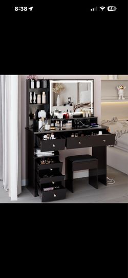 41" Vanity Table w/ Stool, Mirror, 2AC+