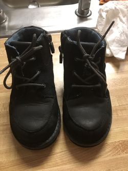 Uggs boys boots size 9