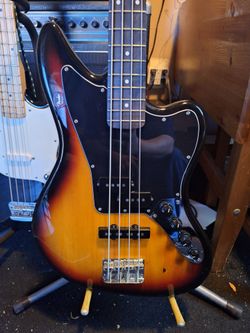 Squier Vintage Modified Jaguar bass
