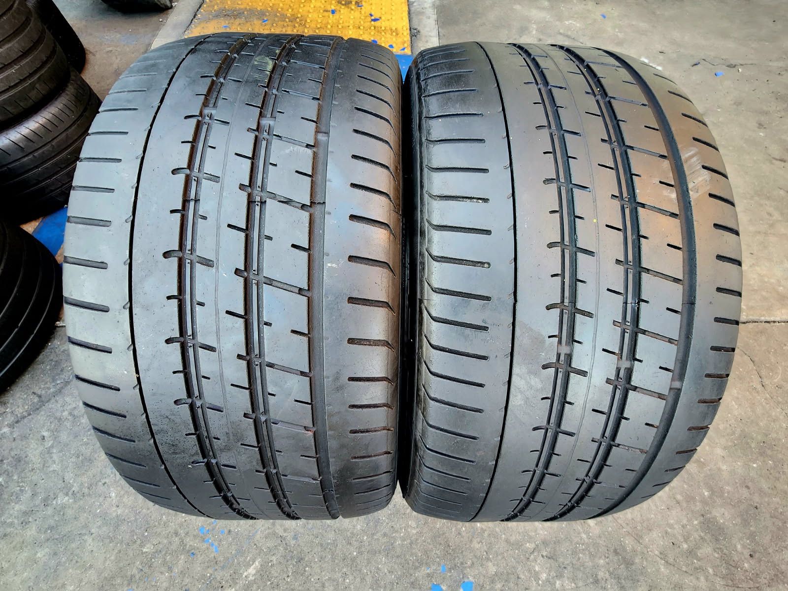 2 USED TIRES PIRELLI 275/40/20